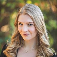 Kristen Larsen's Instagram, Twitter & Facebook