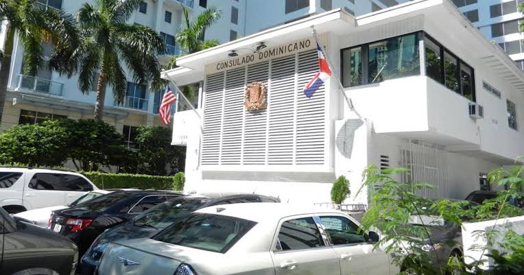 Consulado de Dominicana en Miami opera solo por citas previas