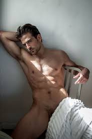 Jacob Burton De Cueca Branca Marcando O Pau Em Fotos Sensuais