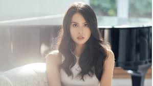 Profil Dan Biodata Maudy Ayunda Artis Cantik Yang Menjadi 100 Wanita Tercantik Di Dunia