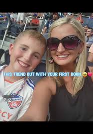 Kellie Barron (@kelliebarron)