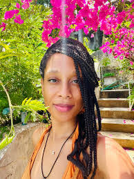 Andrea Simkins's Instagram, Twitter & Facebook