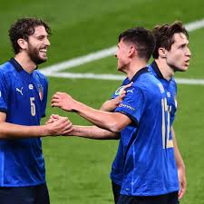 Locatelli schießt italien ins achtelfinale 16.06. Borussia Dortmund Vor Transfer Hammer Bvb Jagt Italiens Em Star Fussball