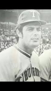 Who are the recognizable players in the picture?