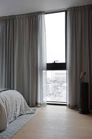 Vogliamo mostrarvi infine le elegantissime tende verticali, un vero e proprio must per una camera da letto moderna. Tende Moderne Per Interni Tutto Cio Che Devi Sapere