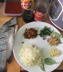 Ikan siakap masak asam pedas bahan bahan 1/2 kg ikan siakap dibersihkan 7 biji tomato ceri 1 biji terung potong 4 3 tangkai. Medina Kitchen Ikan Siakap Masak Pedas Ala Thai Hanya Facebook