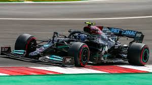 Da hamilton vandt med punkteret forhjul. Formel 1 In Portugal Bottas Vor Hamilton Im Qualifying