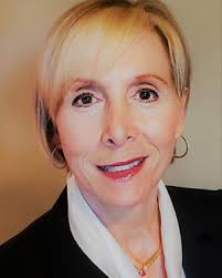 Lori Holmquist's Instagram, Twitter & Facebook