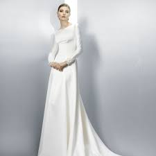 Designer brands from vera wang, maggie sottero, j.crew, bhldn & more. 20 Of The Most Stunning Long Sleeve Wedding Dresses Chic Vintage Brides