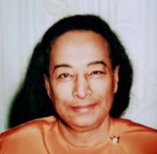 Your smile and #GalaxyZFlip are two things that go well together to make a  statement without saying a word. Check out how Andrea Dian Bimo express her  happiness and compactness of Galaxy