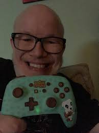 Me new switch controller take the green one happy gaming