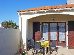 lɛ sabl dolɔn) (french meaning: Location Les Sables D Olonne Bord De Mer 1 Location Vacances En Bord De Mer