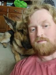 Minnie Pearl plays the hidden dog challenge