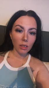 Alisha Lindsay's Instagram, Twitter & Facebook