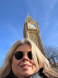 UK, I'm back! I'm bringing 'Just Jokes' across the pond in October 2024!  Scotland 🏴󠁧󠁢󠁳󠁣󠁴󠁿, stay tuned, we are working