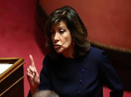 Maria elisabetta alberti casellati è un personaggio politico italiano del partito forza italia, in qualità di senatrice. Chi E Maria Elisabetta Alberti Casellati La Prima Donna Eletta Presidente Del Senato Corrieredelveneto It