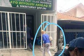 Apakah bahasa yang ditentukan berdasarkan suku/etnis dia berasal atau bahasa yang ditentukan dengan lingkungan sosialnya? Kedubes Jerman Sampaikan Klarifikasi Kemenlu Mereka Minta Maaf Dan Pulangkan Diplomat Yang Datangi Fpi