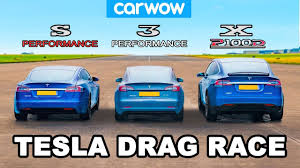 La estructura de los dos coches eléctricos es prácticamente la misma. Model S Vs 3 Vs X Tesla Performance Drag Race Rolling Race Brake Test Youtube
