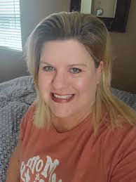 Introduction of Kara from Monticello, Minnesota in the Introverts group