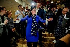 De partij werd in 2015 opgericht als een politieke beweging en werd in 2016 omgevormd tot een politieke partij. Baudets Echte Vertrouwelingen Belanden In Eerste Kamer De Volkskrant