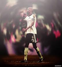 Isimlerden gelen son 11 şutu da kurtararak kalesinde adeta duvar ördü. Atiba Hutchinson Explore Tumblr Posts And Blogs Tumgir