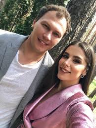 Семья пятёркиных пятёркиных пятеркины пятёркин пятеркиных пятёркины пятеркины пятёркин пятеркин. Andrej Pyatov Rasskahal O Svoej Seme I Pravilah Zhizni Novosti Shou Biznesa Segodnya
