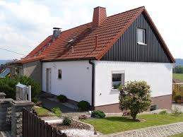 Egal ob du ein reihenhaus, eine doppelhaushälfte oder ein individuelles einfamilienhaus kaufen möchtest. Haus Am Wald In Possneck Thuringen Possneck Updated 2021 Prices