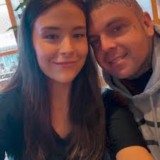 Friendships come in many shapes and sizes. Holly told me that friendships  have seasons, it taught me so much! ❤️ we have a new podcast today about  friendships! Link in my bio 🎙