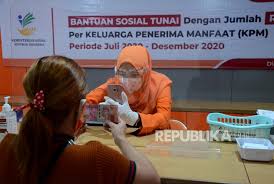 Silahkan pilih jenis id yang ingin digunakan. Cara Cek Bantuan Pkh 2021 Di Dtks Kemensos Go Id