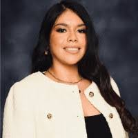 Molly Mcnab's Instagram, Twitter & Facebook