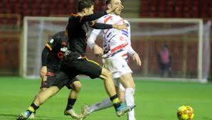 La procura della repubblica di reggio calabria ha aperto un'inchiesta sulla morte dell'ex presidente del catanzaro calcio giuseppe cosentino, avvenuta lo scorso 13 luglio. Lega Pro Catanzaro All Ultimo Respiro Potenza Battuto Con Un Gol Al 94