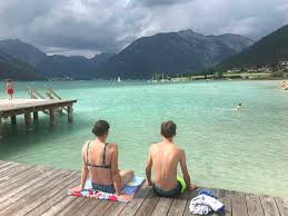 Mit den orten achenkirch (nicht so ganz am see), maurach und pertisau bildet sich die region achensee. Achensee Baden Strandbad Badestrand Spielplatz