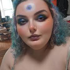 who else has a safe go-to person for hugs?