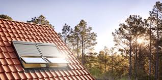 Comment Bien Choisir Ses Fenetres De Toit Reve De Combles Outdoor Decor Velux Outdoor