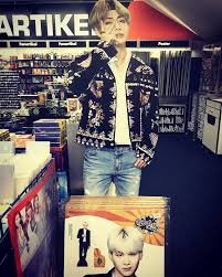 Read part 1 from the story diabolic angles {مكتملة} by ttaehyung_sii (sarah) with 2,016 reads. Kpop Fans Aufgepasst Ab Heute Gibt Saturn Deutschland Facebook