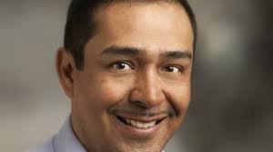 Un latino que trabaja de custodio en escuela fue reconocido como trabajador  del año en California