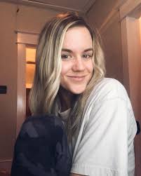 emmy (@emmyxwellness) • Instagram photos and videos