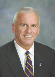 WIU and Caterpillar: alumni, students sustain connection