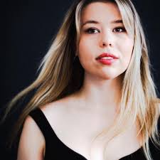 What are the best wineries and beaches to visit in Brac, Croatia?