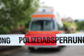 Gegen 15.25 uhr am donnerstag wurde ein 72 jahre alter radfahrer auf einem seitenstreifen der b 253 zwischen breidenbach und. Fahranfanger Unterschatzt Vereiste Strasse Fur Seinen Beifahrer 17 Kommt Jede Hilfe Zu Spat Tag24