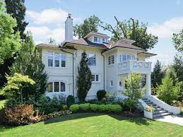 We already have ample evidence that proves andrew cuomo is unfit to serve and anything short of a full impeachment is a complicit move to keep him as governor. Rent Governor Andrew Cuomo S Former Queens Mansion For 5 500 Month Curbed Ny