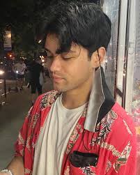 Giullian Yao Gioiello