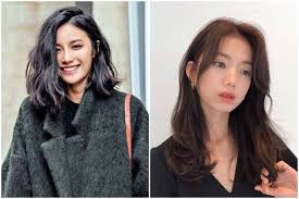 Untuk menjaga penampilan agar tetap kece, pastikan kamu menjaga rambut agar terlihat bersih, tebal, dan sehat. 7 Model Rambut Sebahu Yang Langsung Membuat Wajah Terlihat Lebih Tirus Womantalk Com Line Today