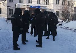 Заседание суда проходит в здании отдела полиции в химках, куда оппозиционера доставили после задержания в аэропорту шереметьево 17. Chtoby Zhurnalisty Prisutstvovali Sud Himok Obyasnil Zasedanie Po Navalnomu V Otdele Policii Zaks Ru Novosti Federalnye