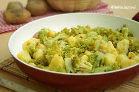56 semplici ricette che potrai preparare a casa tua. Patate E Broccoli In Padella