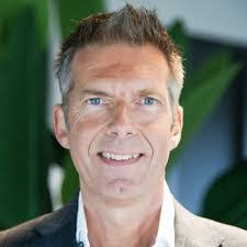 Paula Leidner's Instagram, Twitter & Facebook