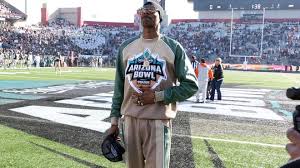 Why does Snoop Dogg have his own college football bowl game? What ...