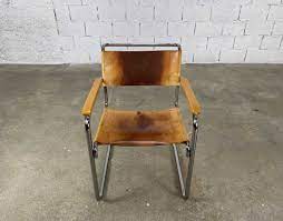 Ainsi, breuer s'est inspiré des techniques utilisées par l'industrie afin de créer un objet au design élégant. Fauteuil En Cuir Modele B34 De Marcel Breuer Par Thonet Annees 50