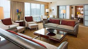San diego pet friendly motels. Suites In San Diego Guest Rooms Omni San Diego Hotel