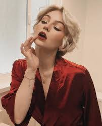 Stella Colwell's Instagram, Twitter & Facebook